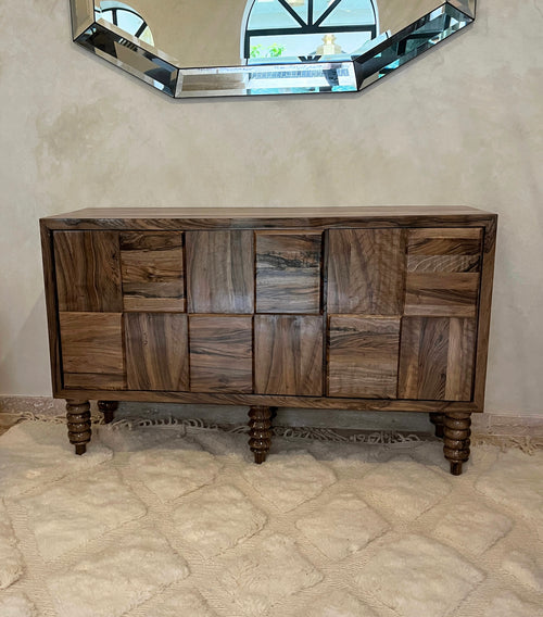 Buffet en Noyer Massif avec Façade Relief Damier