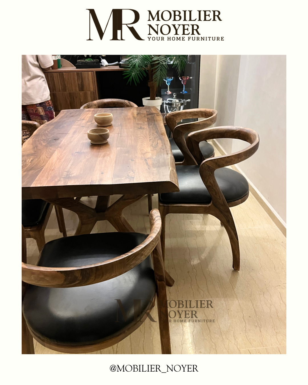 Ensemble Table à Manger Noyer Bords Naturels & Chaises Cuir Noir