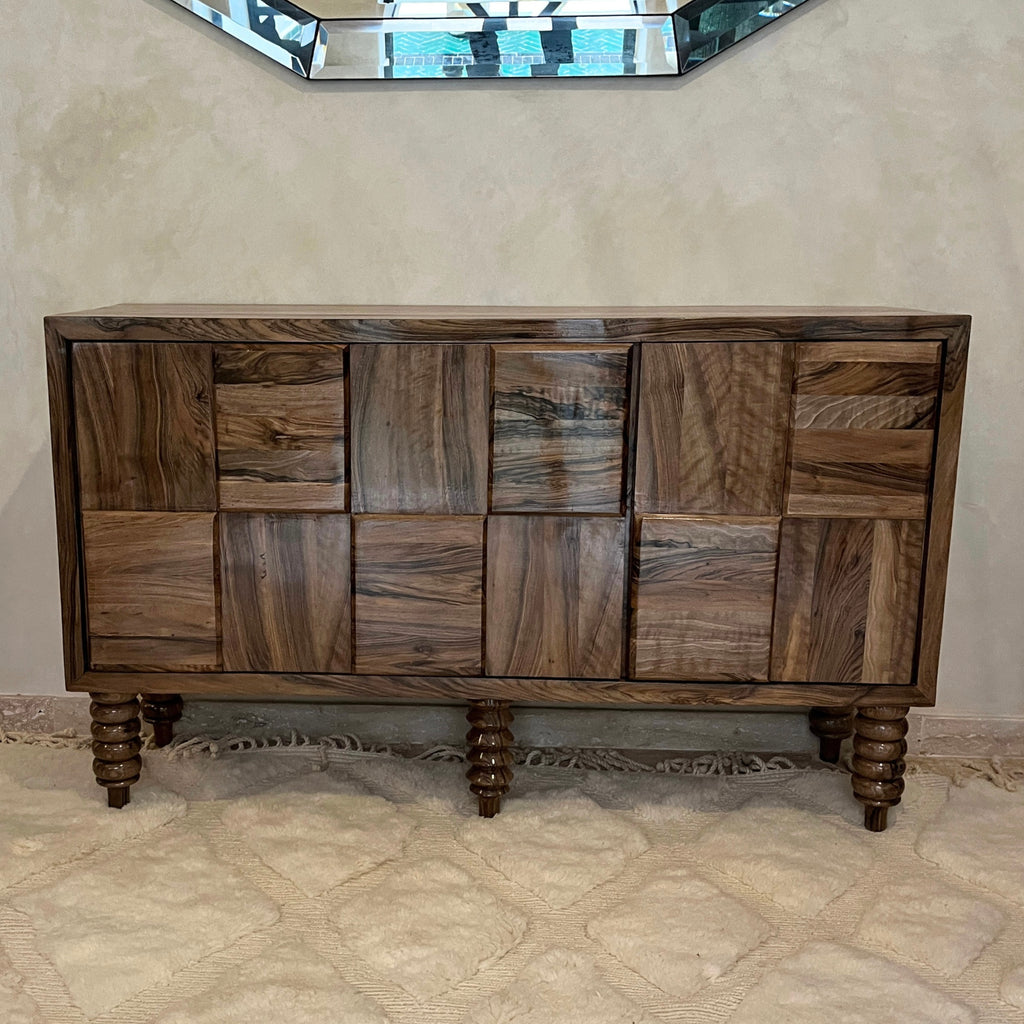 Buffet en Noyer Massif avec Façade Relief Damier