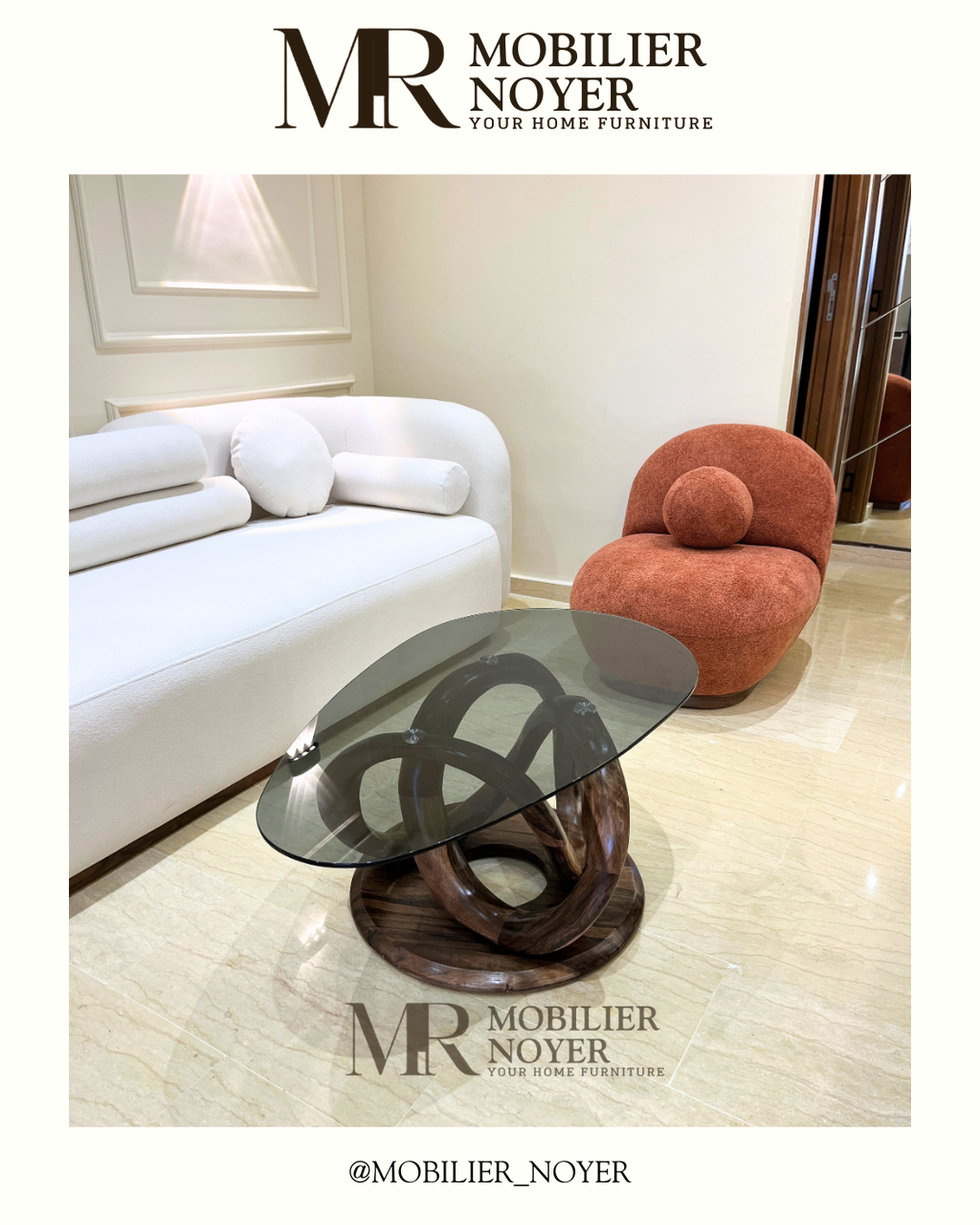 Table Basse Sculpturale en Noyer & Verre Fumé